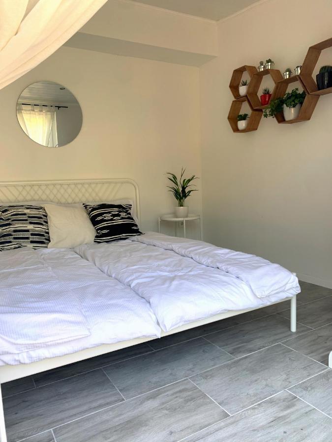 Aranykert Apartmanok Vének Exterior foto