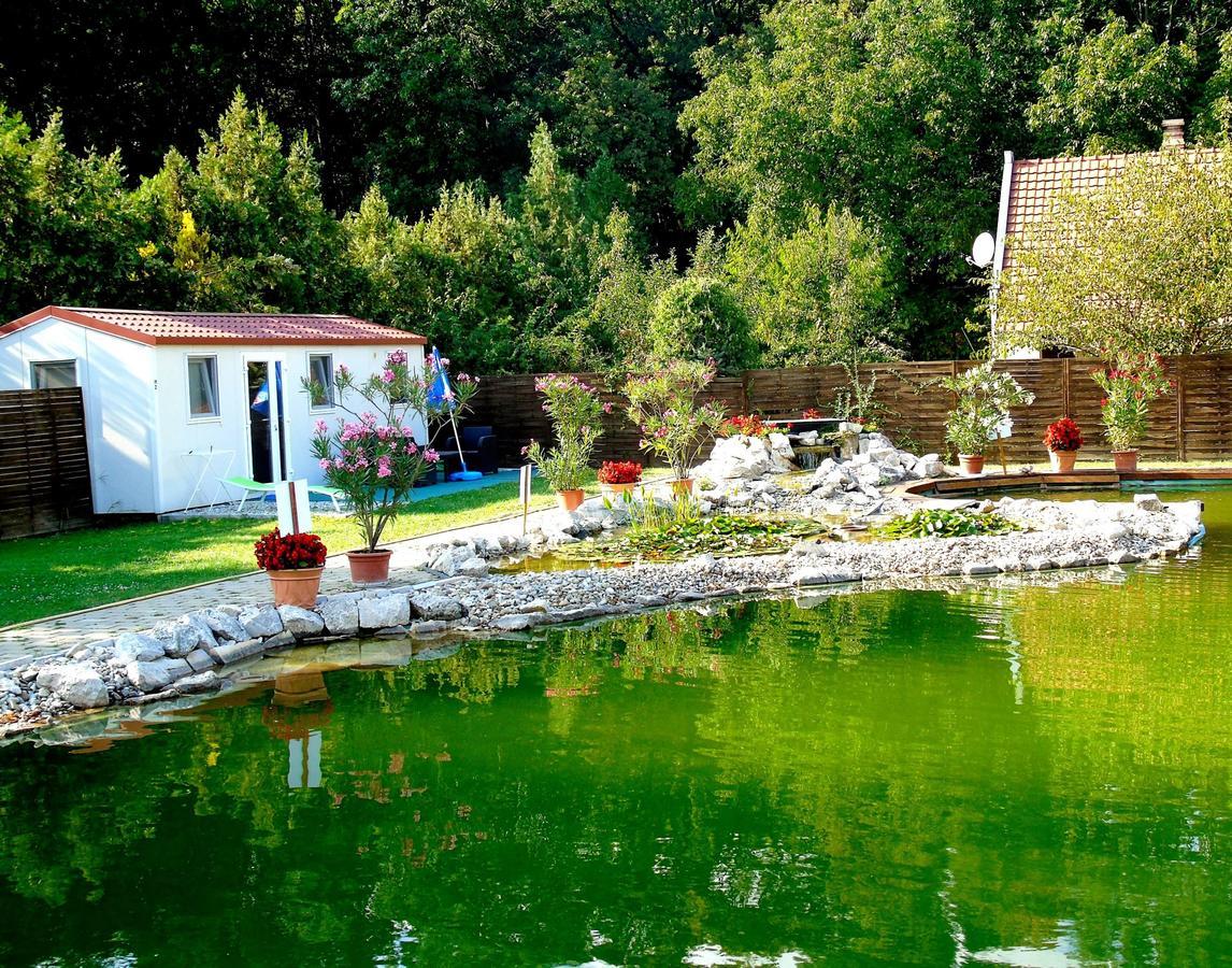 Aranykert Apartmanok Vének Exterior foto